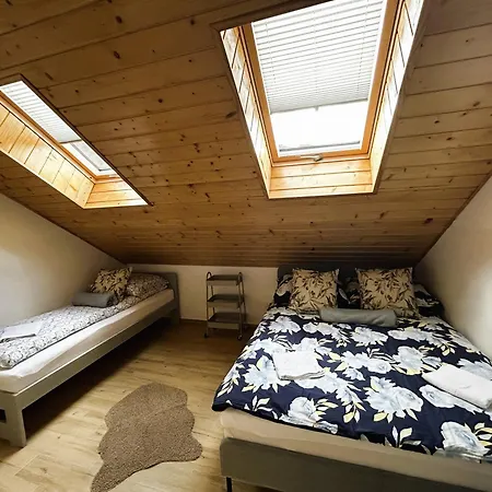 Goscinne Malinowka Rum i privatbostad Krościenko