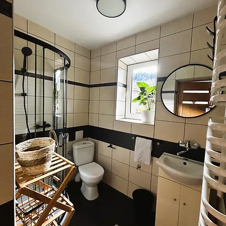 Goscinne Malinowka Rum i privatbostad Krościenko